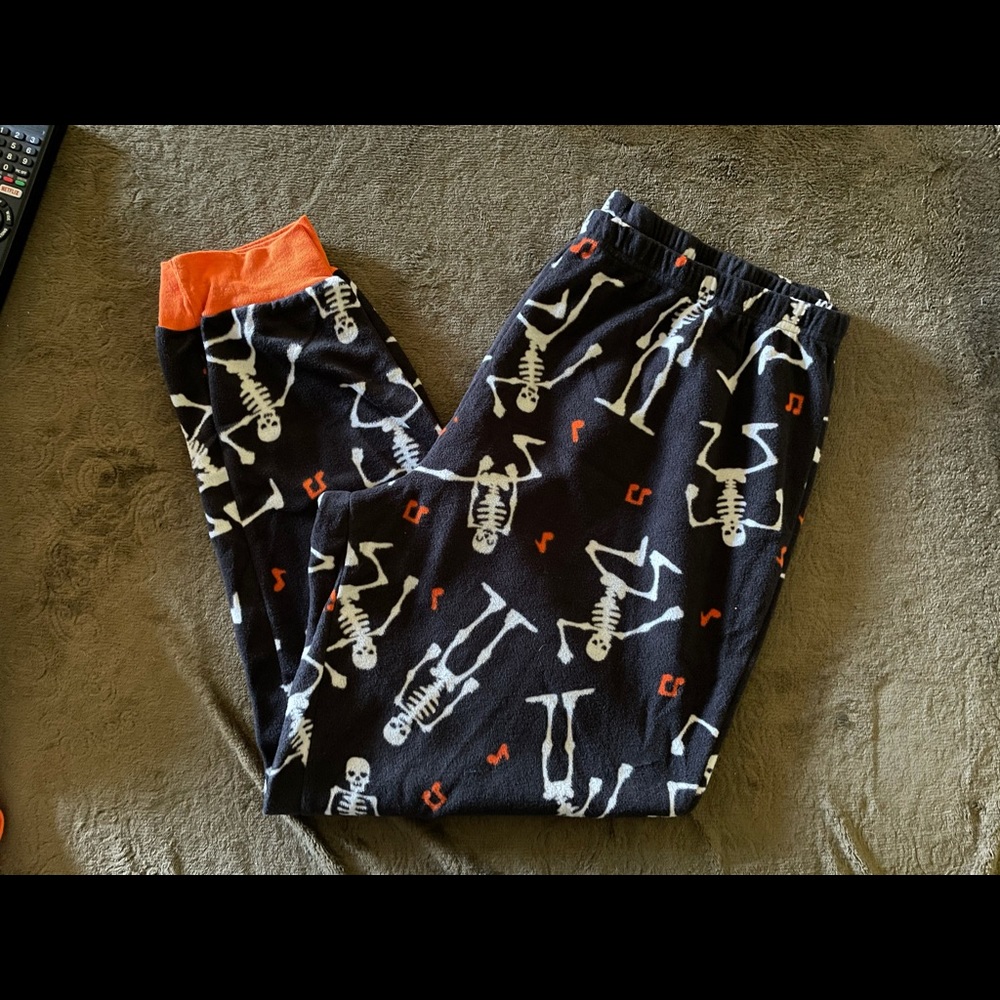 Pajama Set - Picture 2 of 3